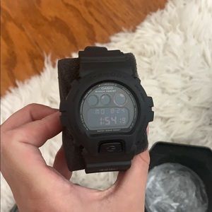 NEVER WORN matte black g-shock watch with box